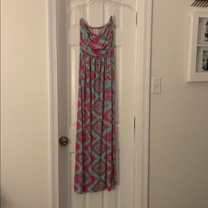 Maxi dress size small with pockets